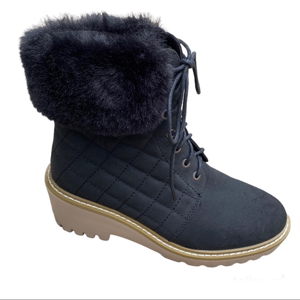Nicole Miller Black Latte Quilted Boots Size 8.5